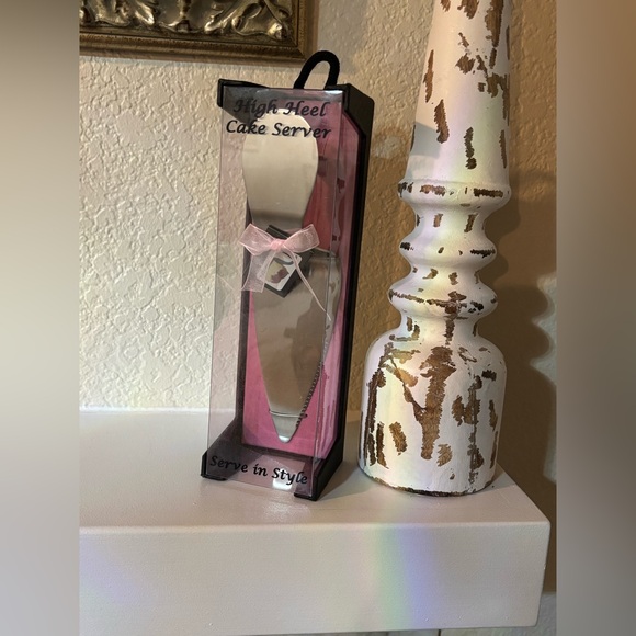 Wild Eye Designs Other - Elegant High Heel Cake Server with Pink Ribbon